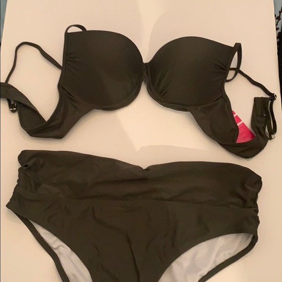 Women's Push Up Underwire Top Ruched Bottom Bikini - Picture 3 of 3
